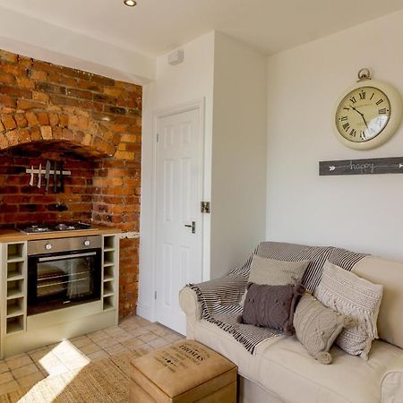 Beautiful 1 Bed Apartment In The Heart Of Matlock Matlock  Dış mekan fotoğraf